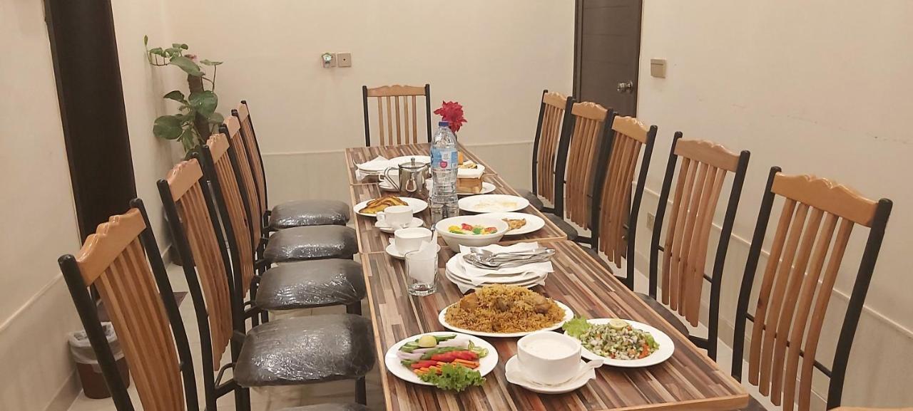 Hotel Mairona Gulberg Lahore Exterior photo